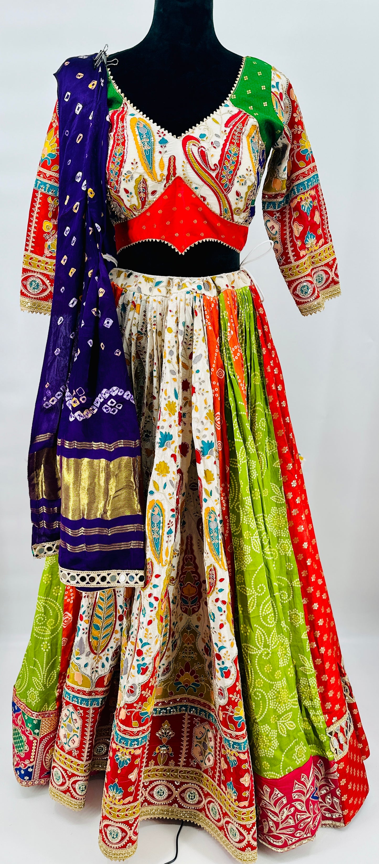 Designer Banarasi Bandhani & Position Print Choli with Purple Lagdi Bandhani Dupatta – Sizes 38-44